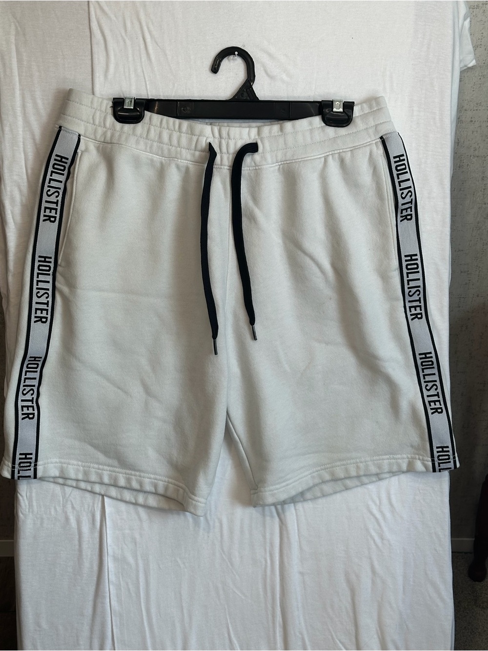 Hollister White Fleece Sweat Shorts Logo Side Tape Men's Large Sporty Casual